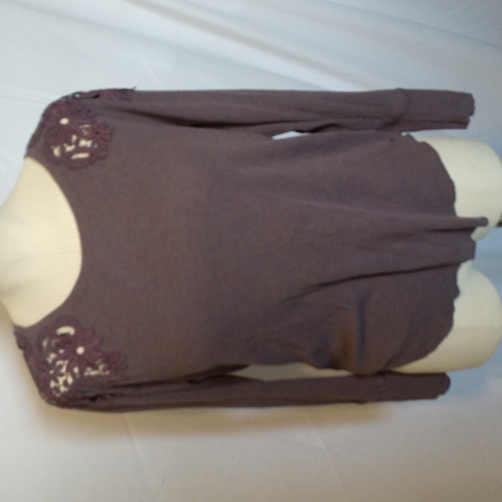 American eagle long sleeve shirt
